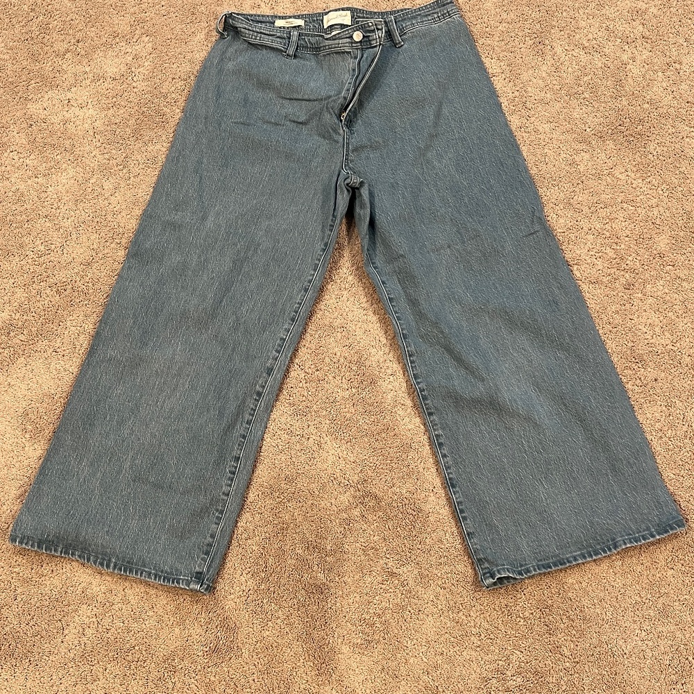 🌿 Universal Thread Women's Wide Leg Flare Medium Blue Jeans - Size 16